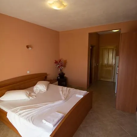 Sunrise House Apartments Улцинь Номер фото